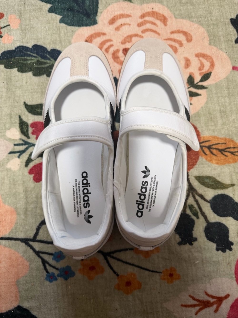 Adidas Samba Janes - Picture 2 of 6